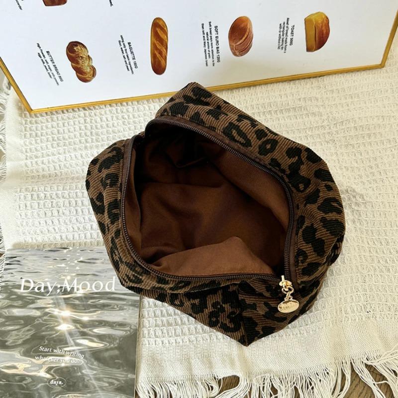 

Unique Leopard Print Makeup Bag–Large-Capacity Cosmetic Organizer Pouch for Lipstick,Brushes &Essentials,Portable Travel Storage