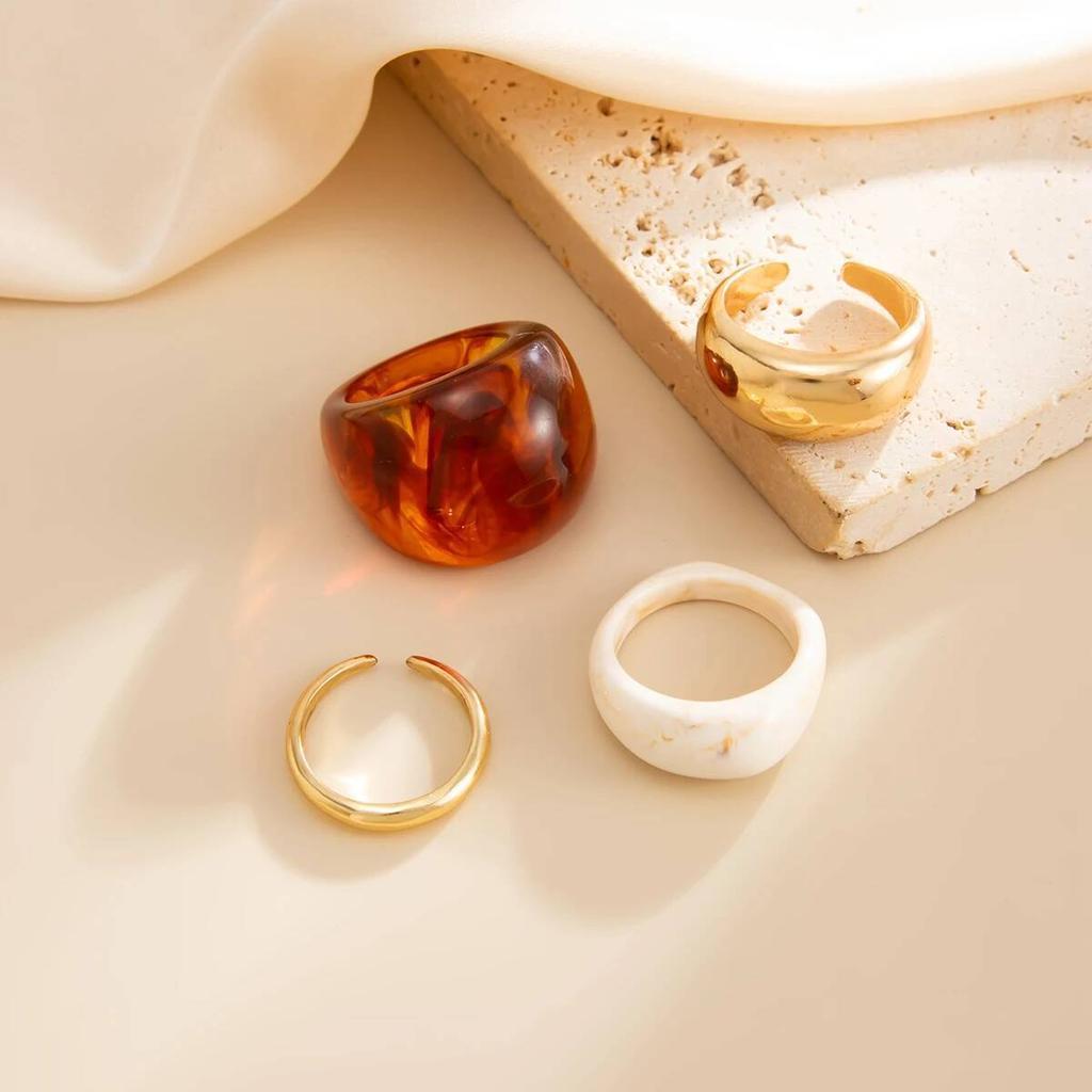 Salircon 4Pcs/Set Vintage Brown Transparent Resin Wide Rings Women Irregular Geometric Ring Autumn Winter Charm Jewelry Gift New