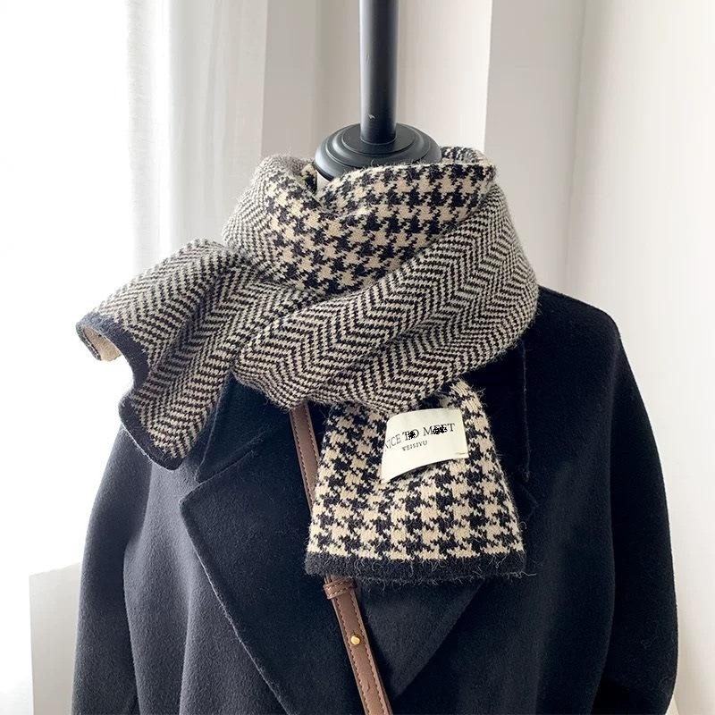 Red Christmas tree knitted scarf female autumn and winter warm versatile student couple Christmas gift green wool scarf