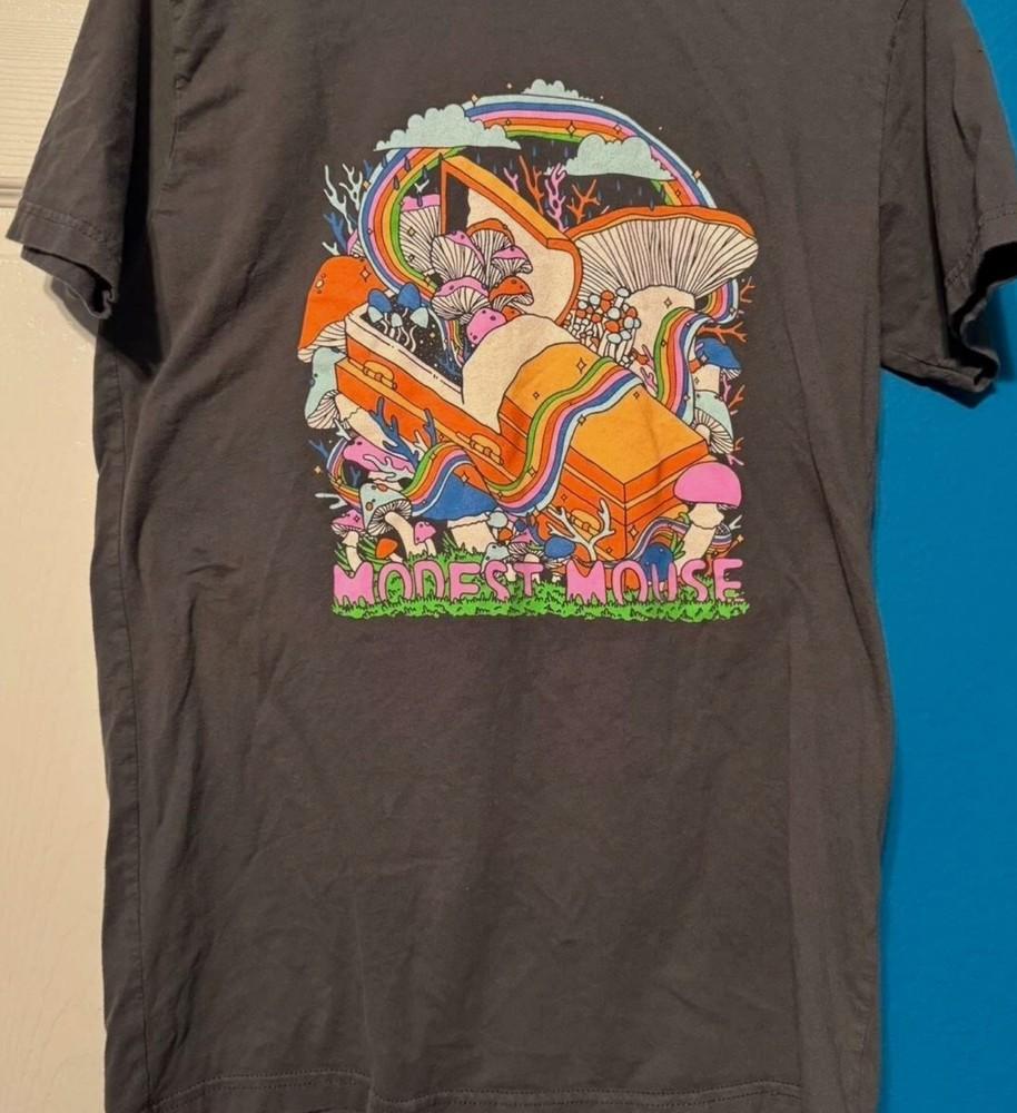 

Modest Mouse 2021 Тур Грибы Гроб Триповый Радужный черная футболка S