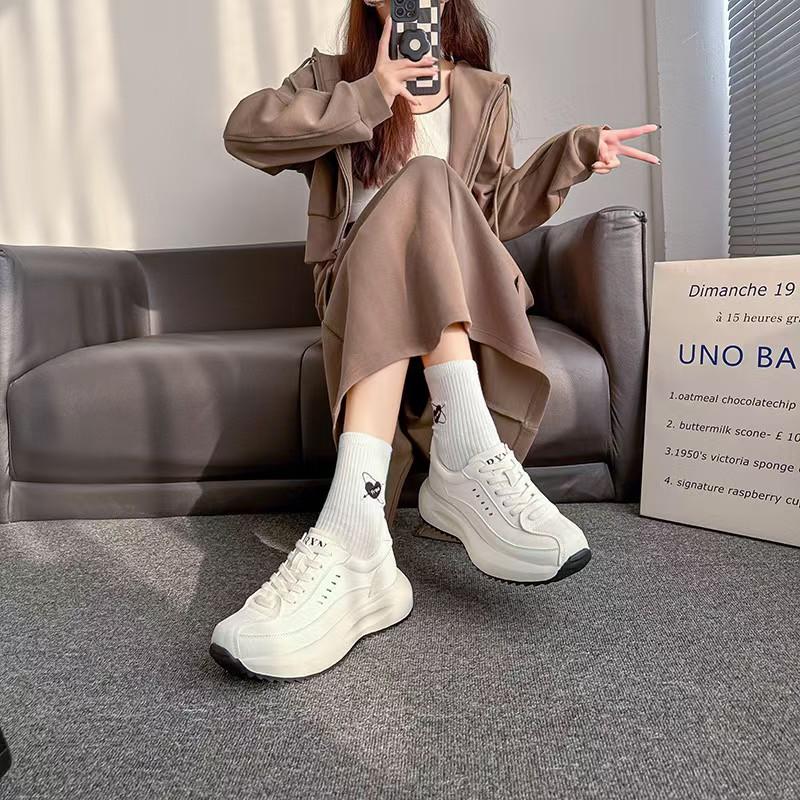 The first layer of cowhide dad shoes women's spring new sports and leisure shoes versatile and lightweight white shoes