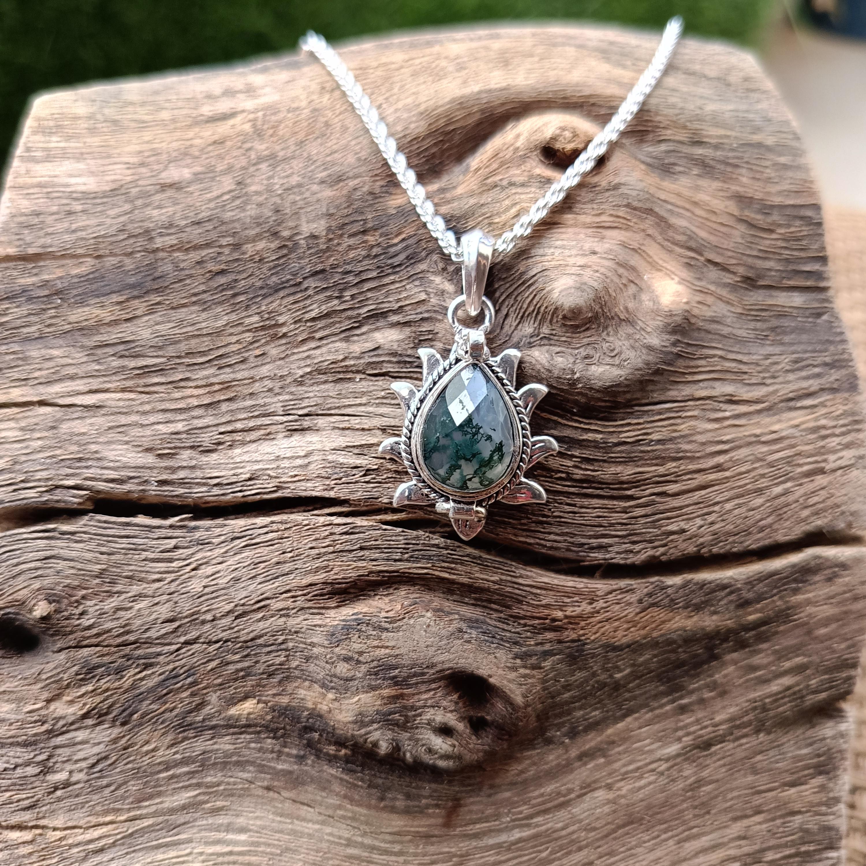 

Moss Agate Poison Necklace, Large, Hexagon, Green Moss Agate Poison Pendent , Step Cut, Hexagon Gemstone, Green Top Quality Poison Pendant, 20MM срібний