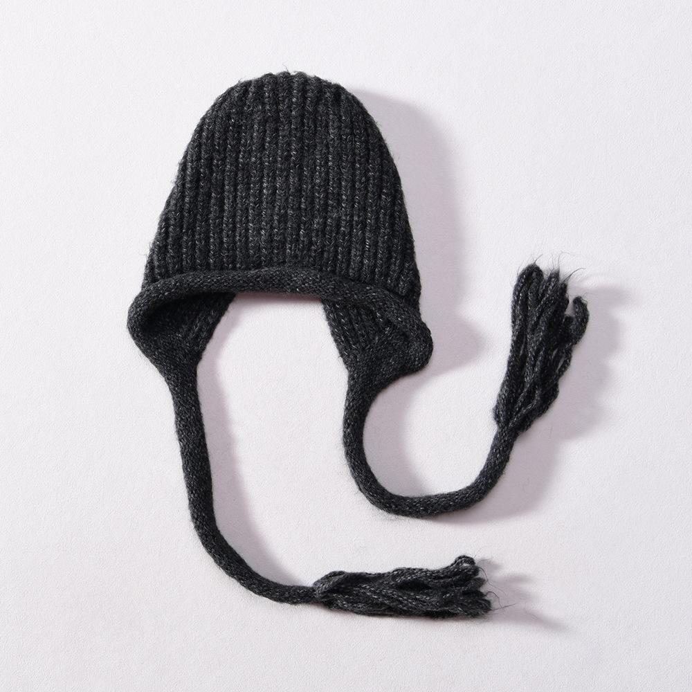 Herbst- und Winter-Neuheit, mehrfarbige Wollstrickmütze, Schnür-Outdoor-Wollmütze, warm und winddicht, gerollter Rand zur Betonung des Gesichts, kleine Mütze