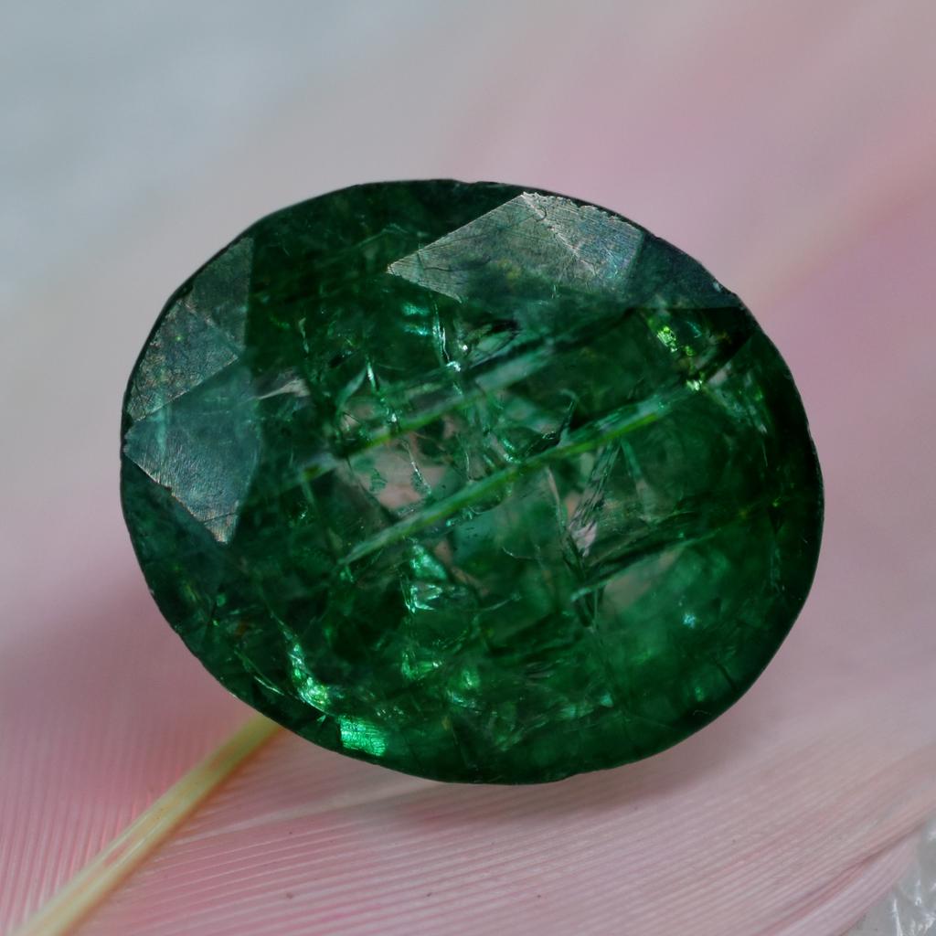 Natural Green Emerald Loose Gemstone Oval Cut 18.40 ct for Jewelry Making and Gem Collections