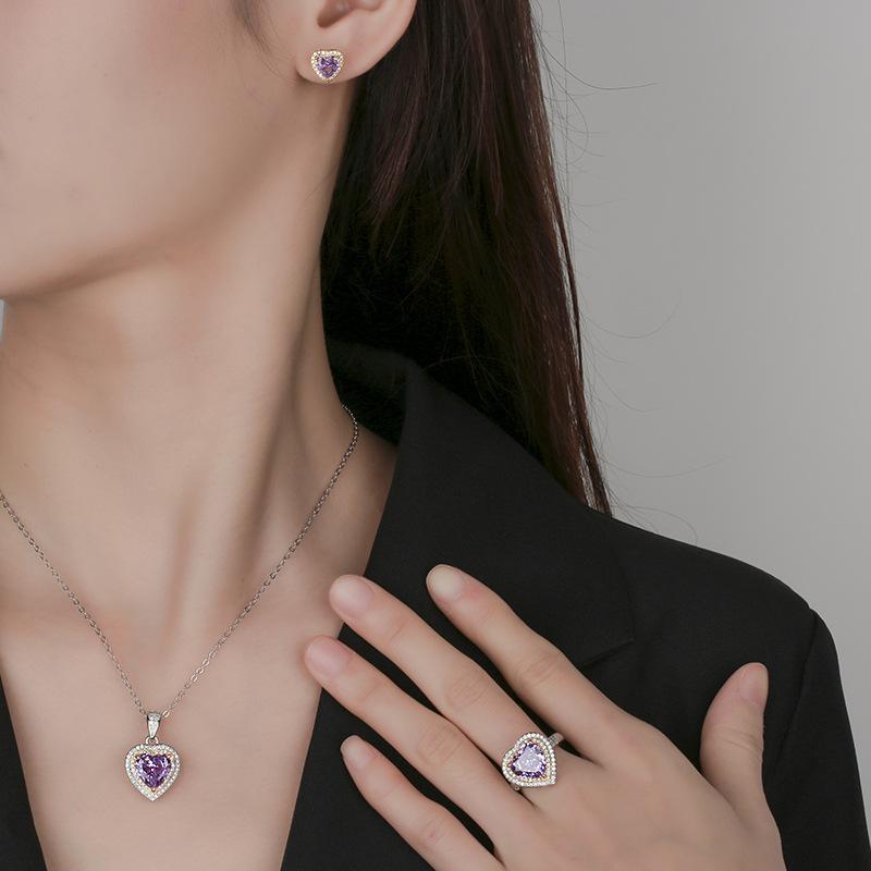 Autumn And Winter Jewelry High Carbon Diamond Ice Flower Cut Purple Diamond Copper Inlaid Heart Set 10 * 10-6 * 6