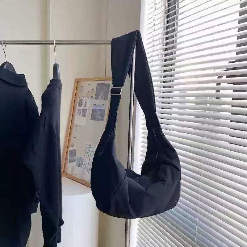 

2025 Summer Minimalist Women s Croissant Crossbody Bag - Sporty, Lazy Style, Large Capacity