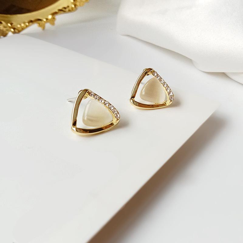 Korean Fashion Earrings for Women Triangular Geometric Opal Earrings Simple Crystal Statement Wedding Party Jewelry Gifts