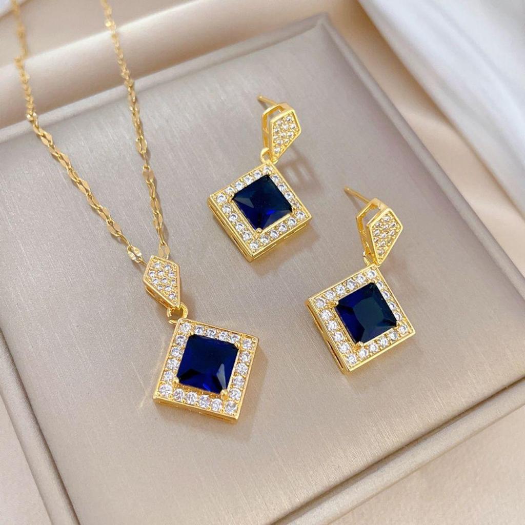 Elegante ethnische Ohrstecker in Rhombusform aus Gold und blauen Zirkonen - Modisch, Retro, Glatte Textur, Vielseitiges Geschenk für Mama