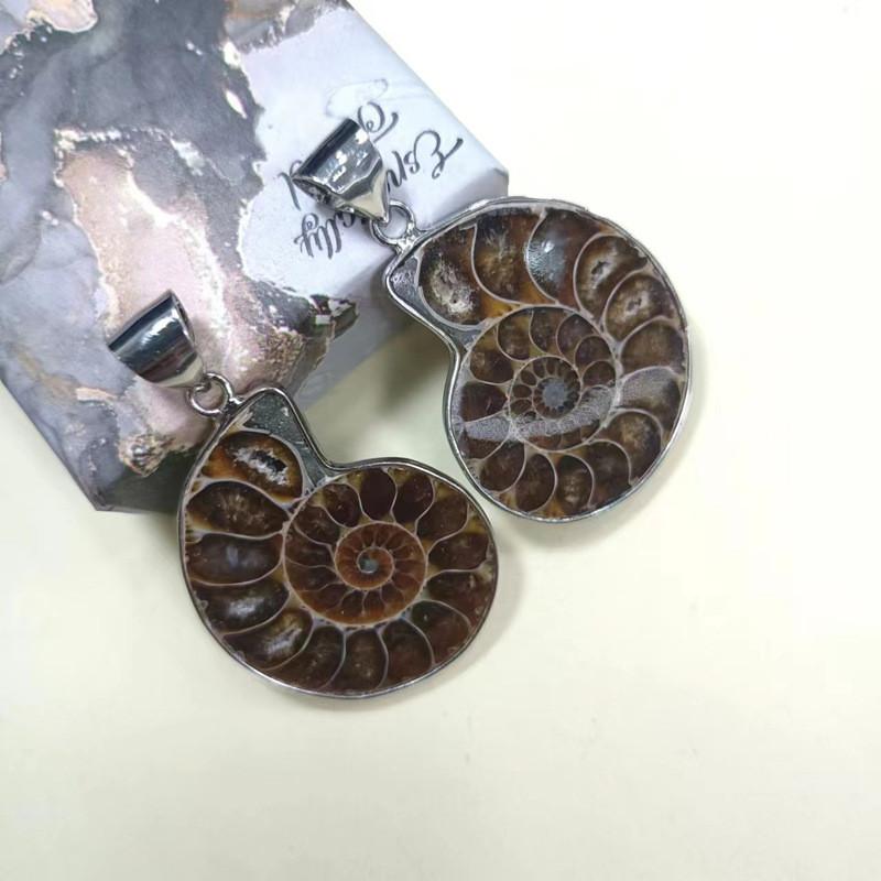Shell Pendant With Polished Shell Beads For Style Jewelry