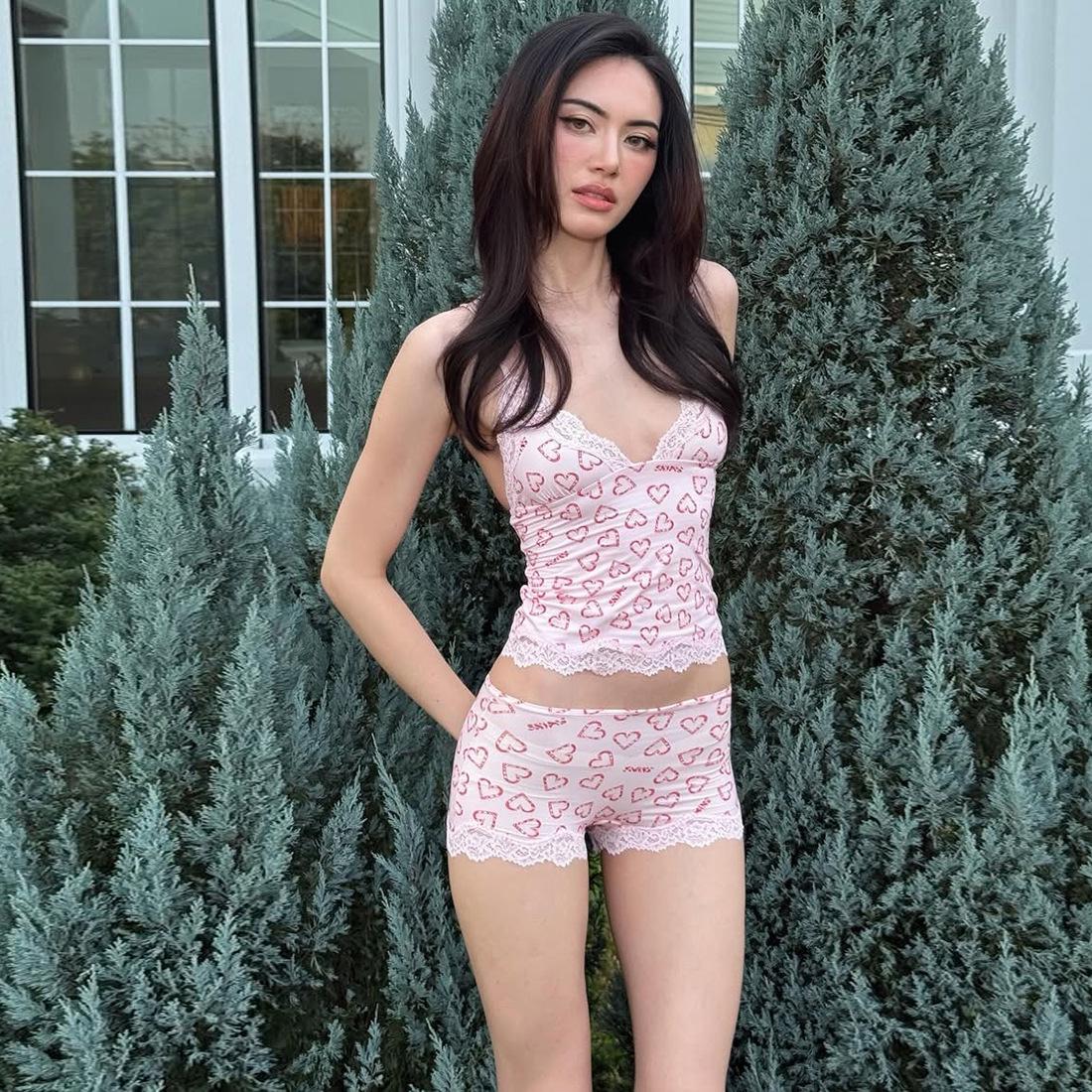 

Женский набор: топ-камсоль и кружевные шорты Spicy Girl Весна/Лето 2026 Large розовый