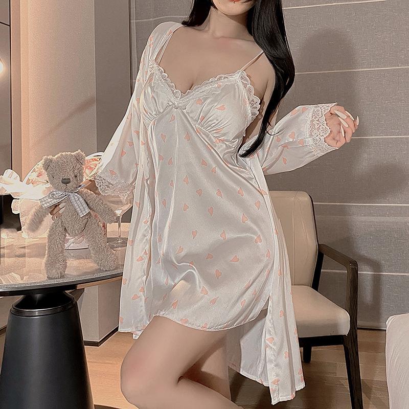 Sexy Pyjama Damen Sommer Eis Seide Trägershortskleid mit bedrucktem Brustpolster Neuer süßer Prinzessinnenstil Reiner Verlangens Nachthemd