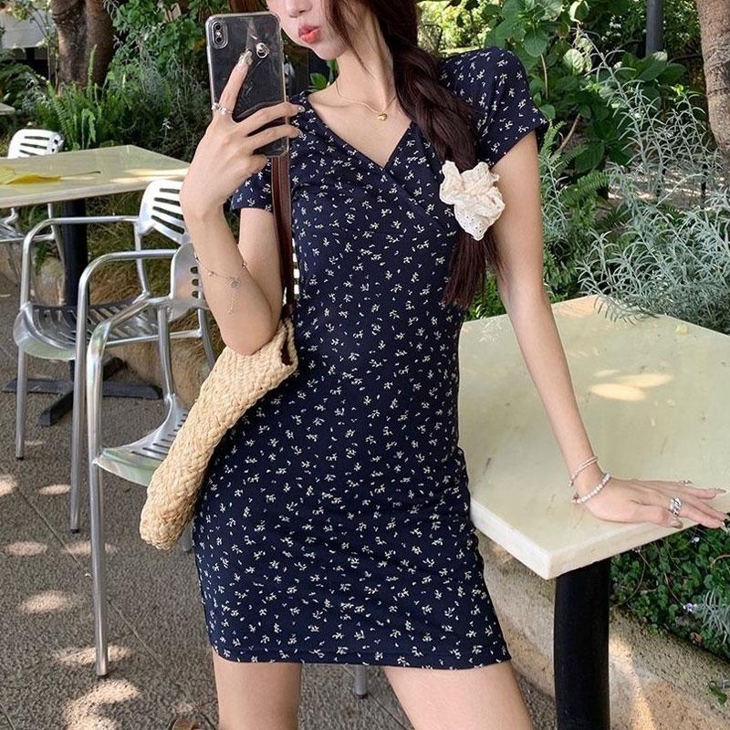 Fashion Bag Hip Long Short Dress Sexy Summer Vintage Broken Flowers Female Clothing Commute Elegant V-Neck Slim Waist Dresses