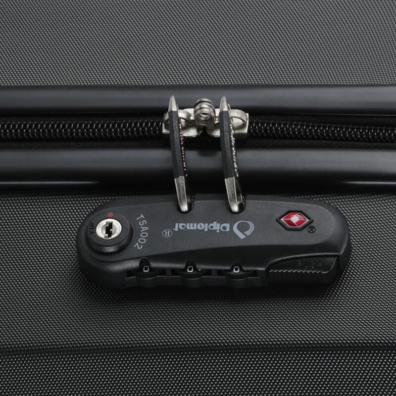Diplomat HM-6692/-2 Titanium Spinner Suitcase