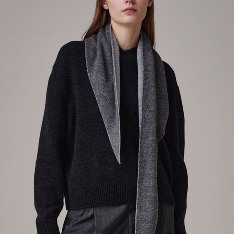 Saint Luxure 100 % Kaschmir Triangle Petite Muffler Grau