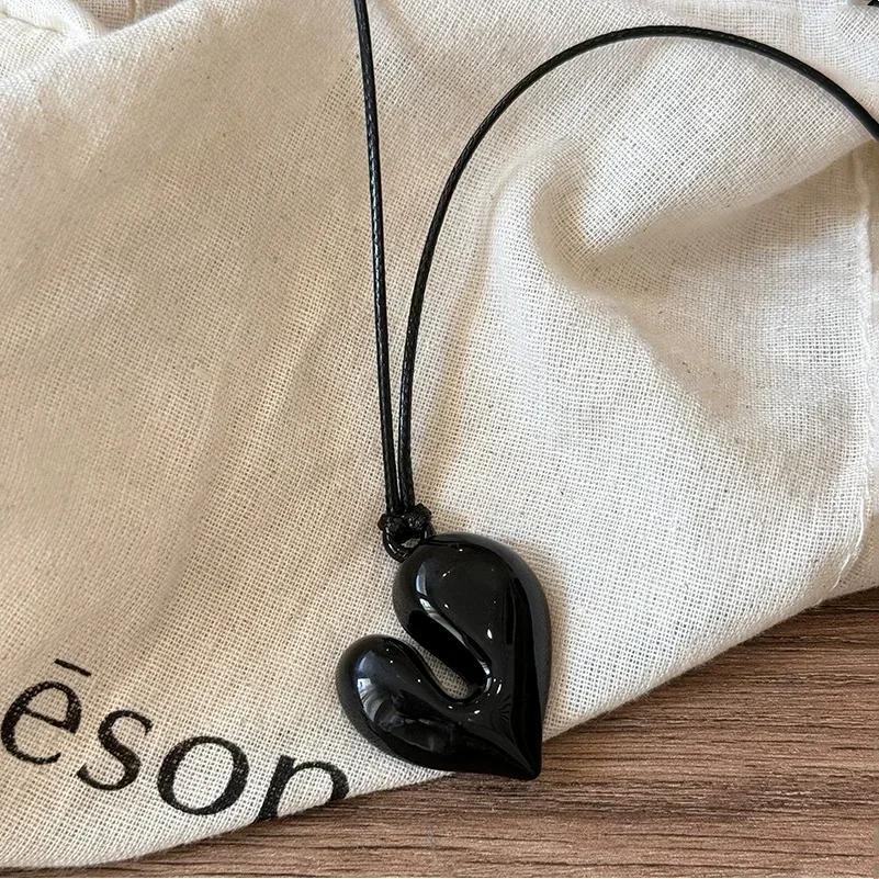 

Copper Color Cute Animal Balloon Dog Necklace Creative Pendant Sparkling Clavicle Chain Necklace Ladies Girl Gift Fine Zircon
