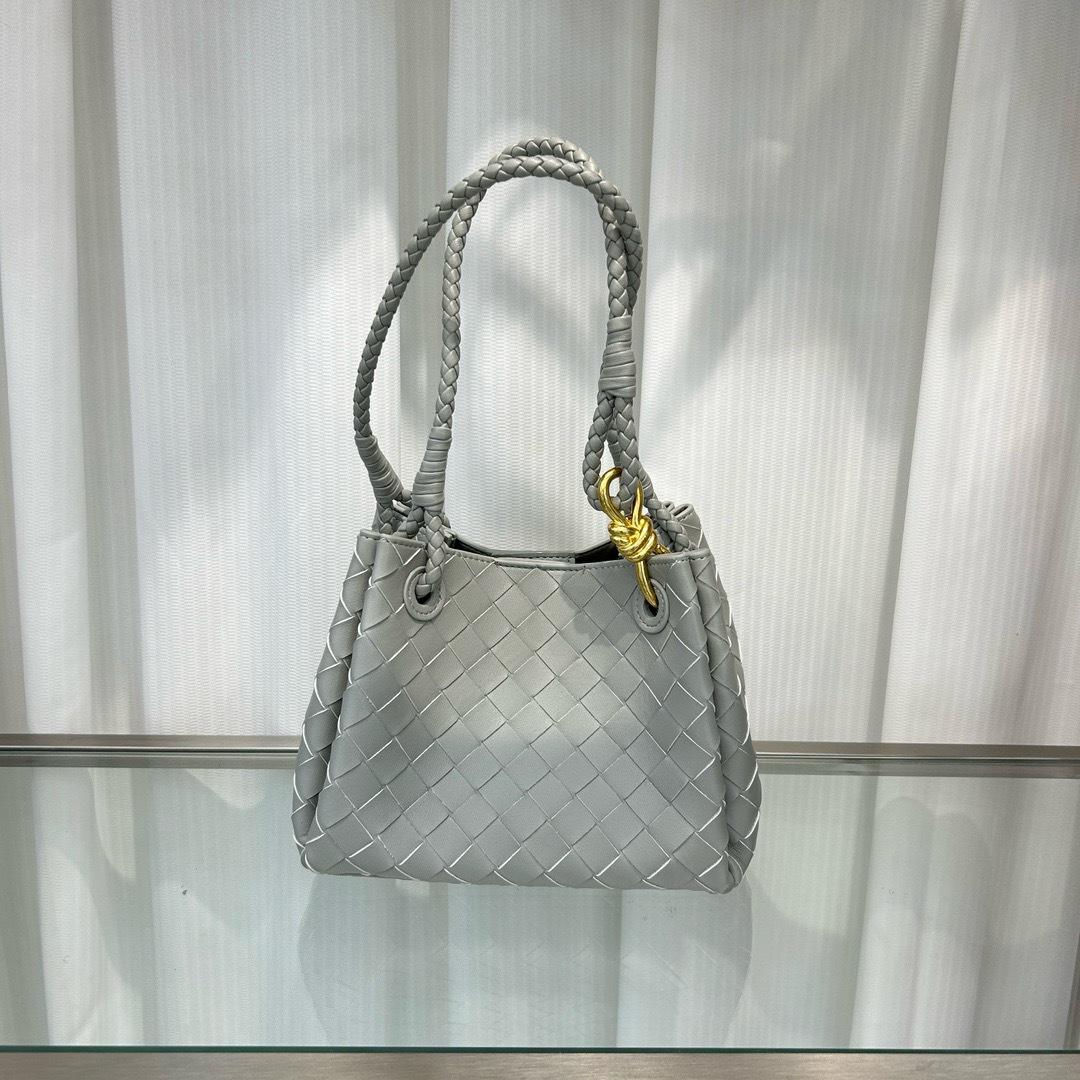 2025 Retro Design Metal Buckle Woven