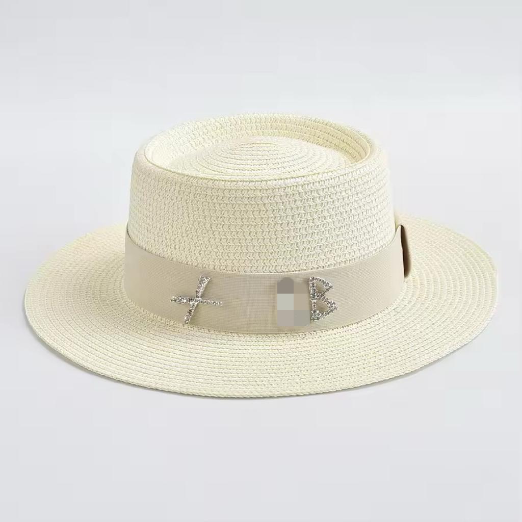 Fashionable Metal XRB Letter Straw Hats for Women Summer Elegant Holidays Boater Hat Outdoor Beach Sun Hat