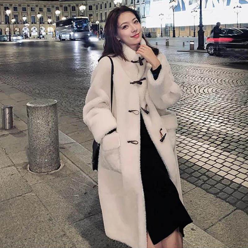 

Плюшевое пальто с имитацией ягненка, женское осенне-зимнее длинное свободное и плотное бархатное пальто с роговыми пуговицами