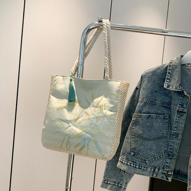 New Beautiful and Personalized Casual Commuting Tote Bag Simple Large Capacity Bag Women's Summer New Chinese Shoulder Bag