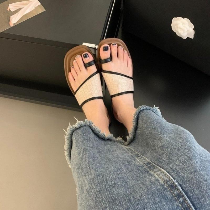 

Fashion 2025 New Minimalist Style Open Toed Flat Bottom Versatile Casual Vacation Outfit with Toe Out Flip Flops 35 чёрный