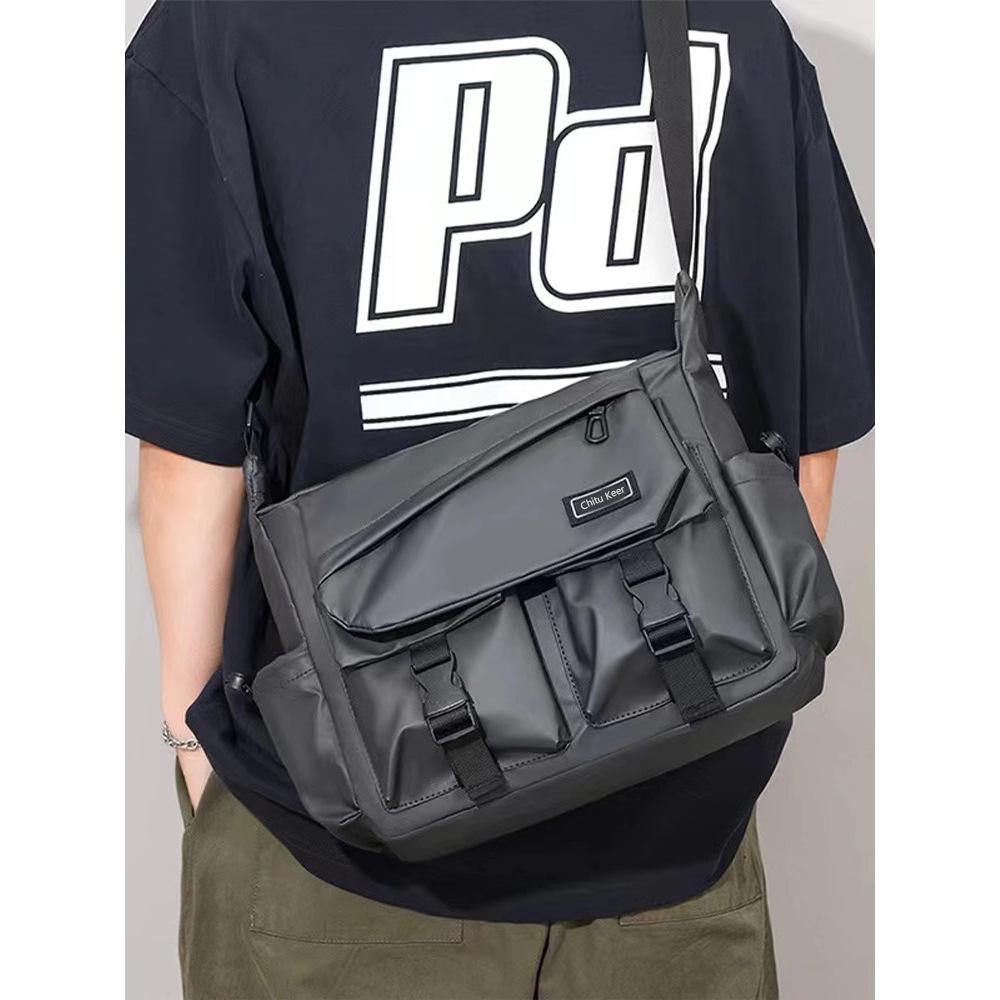 Large capacity men's 2025 fashion trend convenient commuting simple solid color messenger bag crossbody backpack