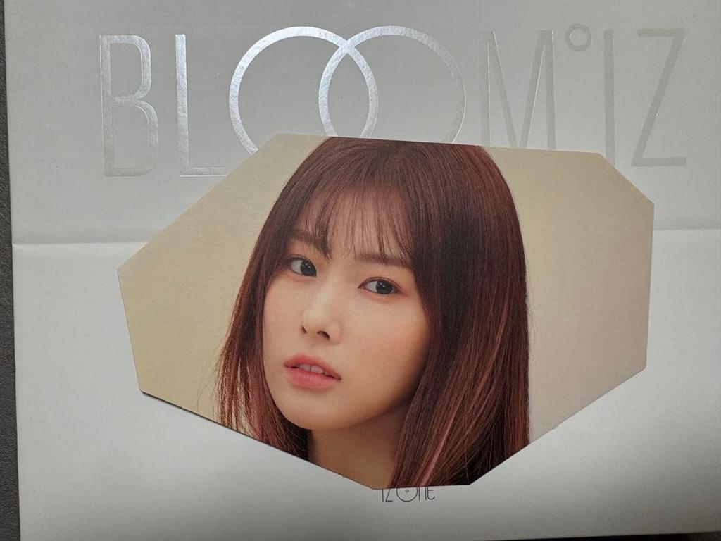 [USED] Hyewon Autograph