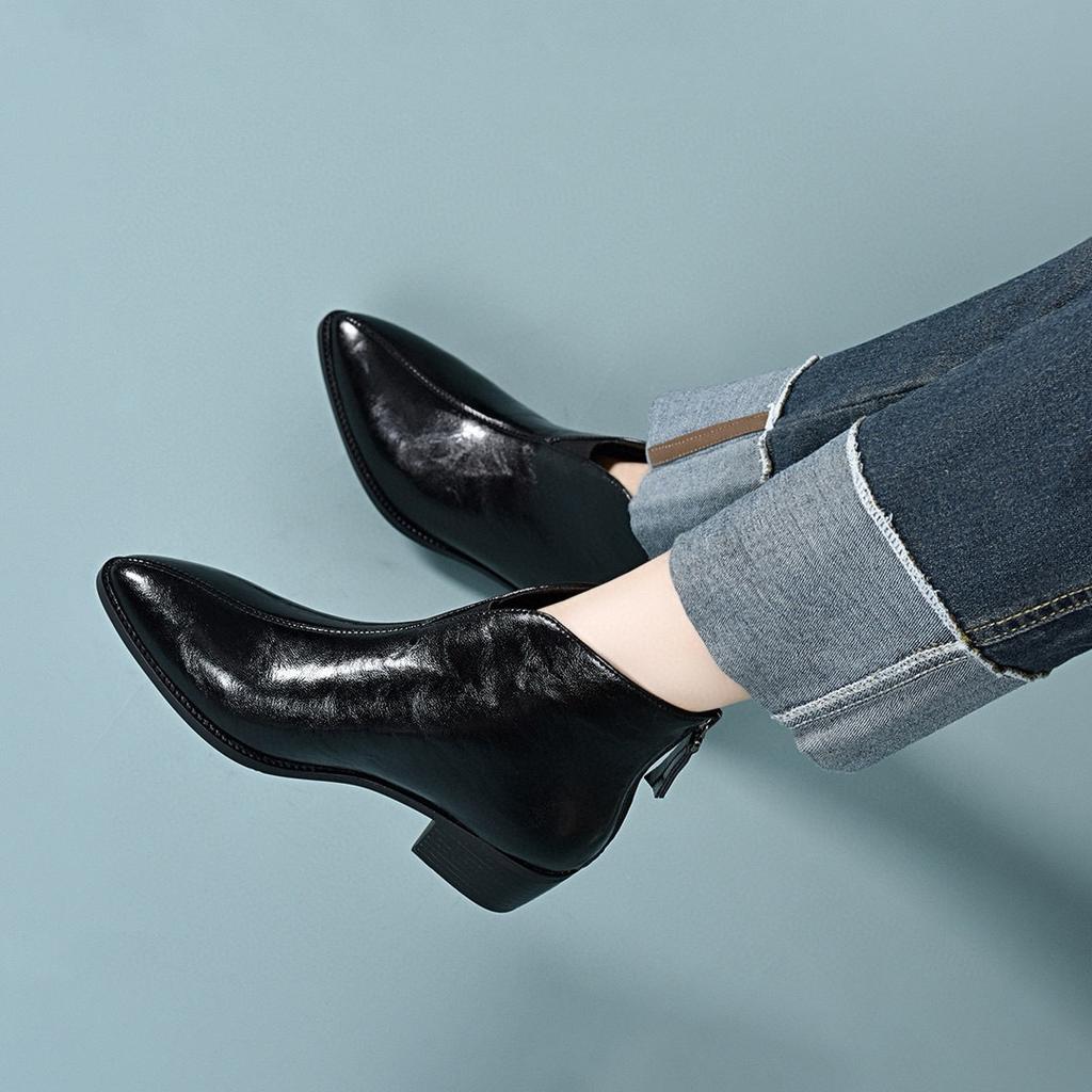 Pointed short boots women's autumn and winter new retro low-heeled rear zipper leather boots simple and thin women's cotton boots