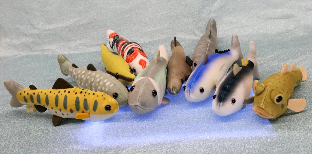 Take Off Pish Small and Colorful Fish Plush Toy - Press the Belly to Make a Beep Sound - Oikawa