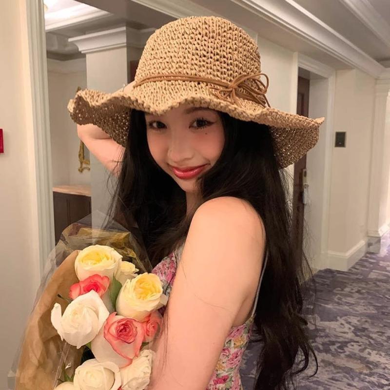 2026 Women Hats Summer Beach Seaside Vacation Style Straw Sun Protection Hat Handmade Wide Brim Woven Bucket Hats for Ladies