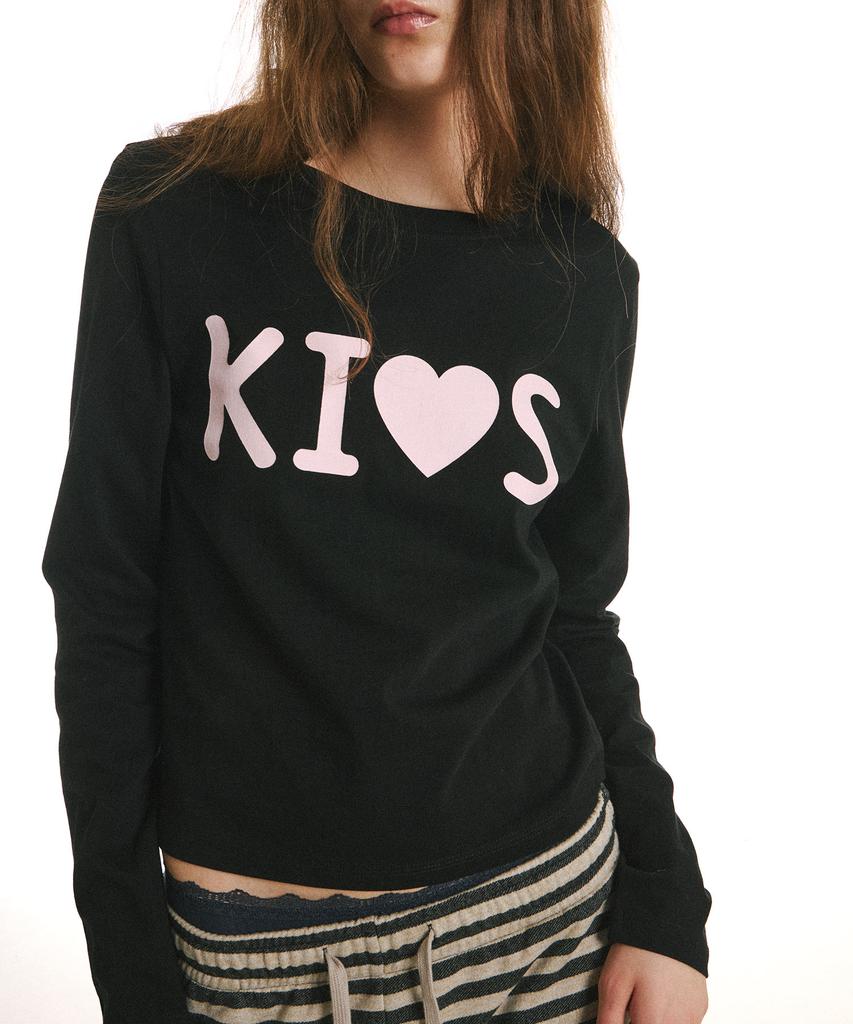 Kimseupeulesikoteunmakes Flat Kiss Logo Long Sleeve T-Shirt Black