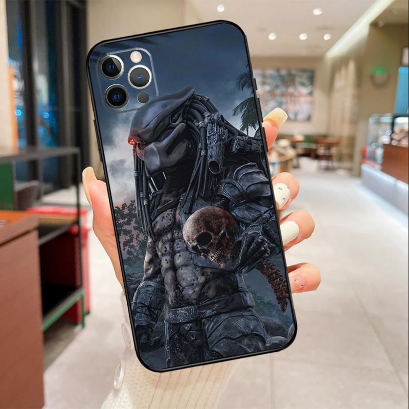 Alien Vs Predator Phone Case For iPhone 17 Air 16 14 13 11 15 Pro Max mini 15 16 Plus 16e Protective Cover