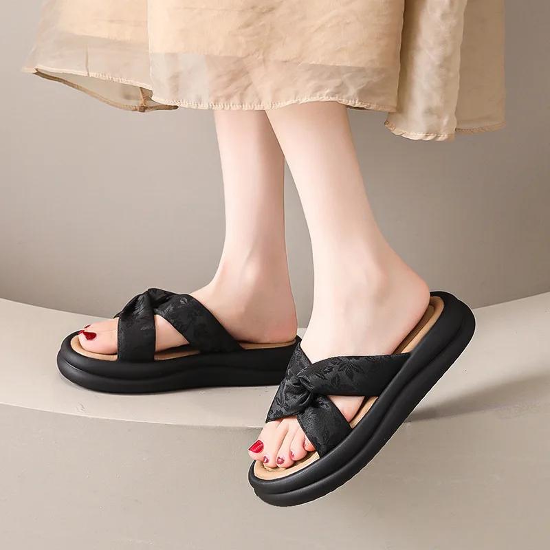 Papuci de damă la modă 2024 vara nouă versatil talpă groasă design casual sense o linie plajă pantofi de damă Zapatos De Mujer