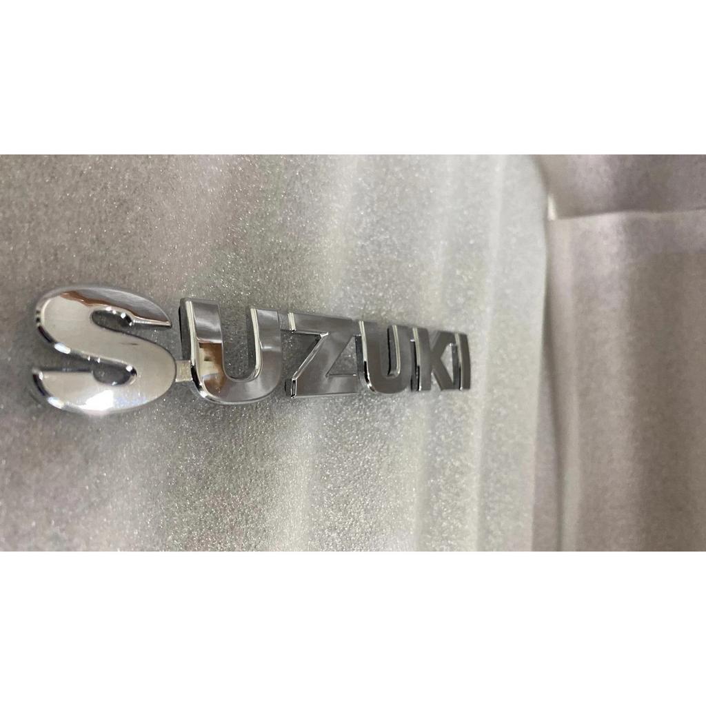 Adecuado Para Suzuki Samurai SJ413 SJ410 Sidekick Insignia Cromada (Par)