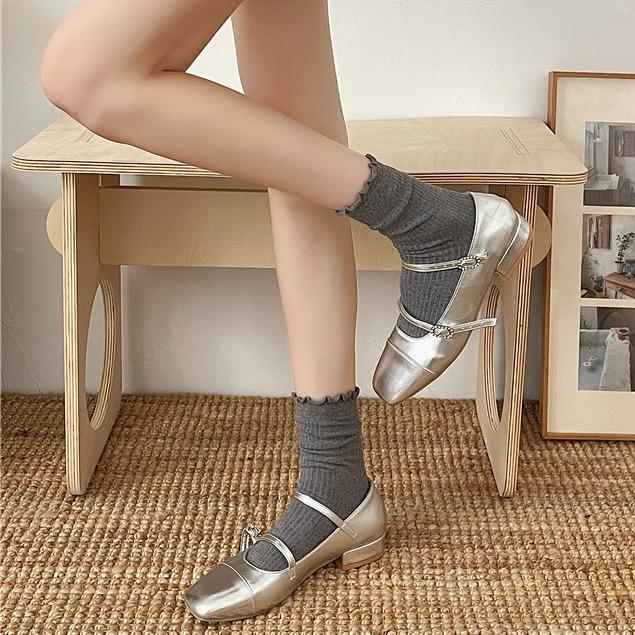 Women's Ribbed White & Gray Lace Trim Socks - Trendy Miu Style