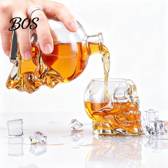 Caraffa Aeratore per Whiskey a Forma di Teschio, Decanter in Vetro 3D per Liquori con Tappo, Dispenser Novità Anti-goccia per Vino per Home Bar, Regalo Gotico Unico da Collezione per Uomini
