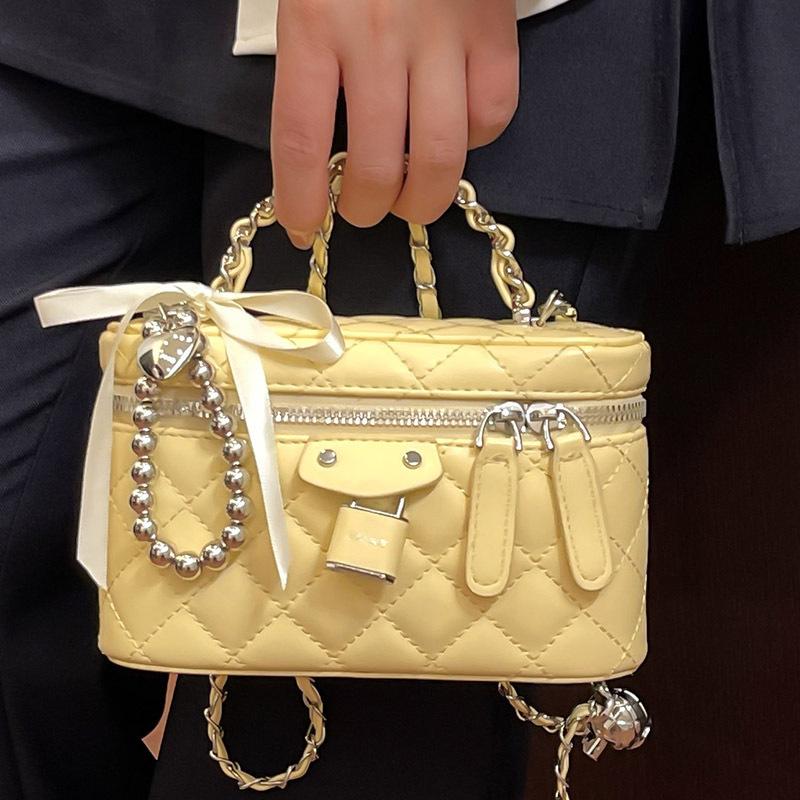 This year's popular diamond handbag women's 2025 summer trendy fashion sweet chain box bag casual messenger bag