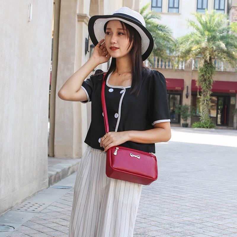 Korean Style Large Capacity Women's Crossbody Shoulder Bag - Casual Spring Fashion for Middle-Aged Moms
