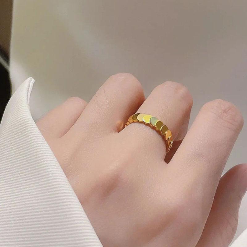 Elegant Heart Bow Titanium Steel Ring for Women Minimalist Round Circle Band Light Luxury Jewelry