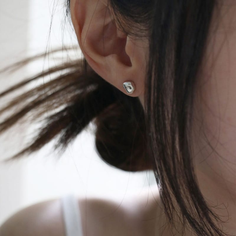 Youngglow Silver925 Pebble Earrings (2color)