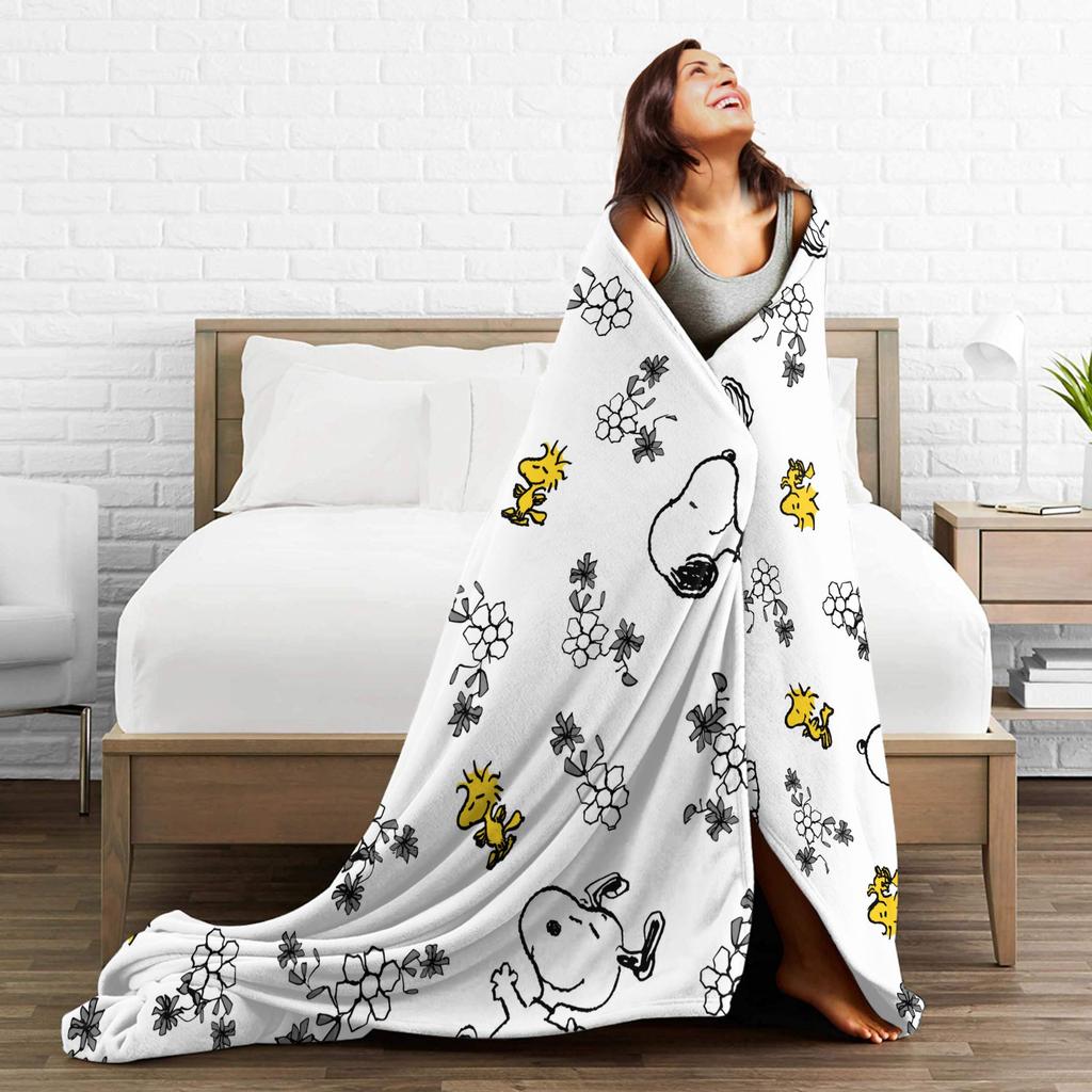 Snoopys Woodstock Flower Pattern Knitted Blanket Fleece Super Warm Throw Blankets for Bedroom Sofa Bed Rug