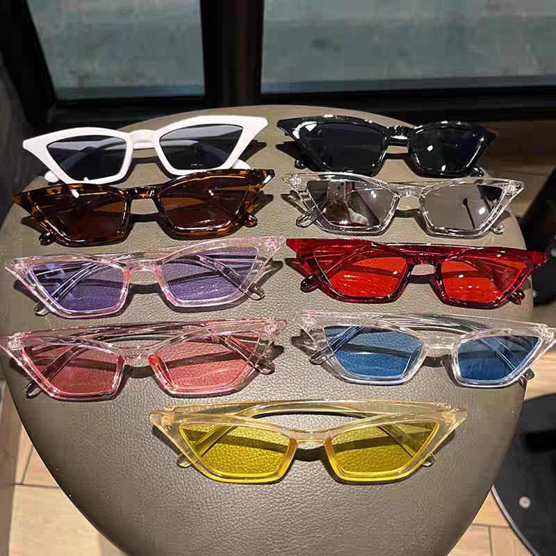New Vintage Triangle Cat-Eye Sunglasses For Women High-End Trendy Hipster Girl Beach Glasses Outdoor Travel Camping Eyewear