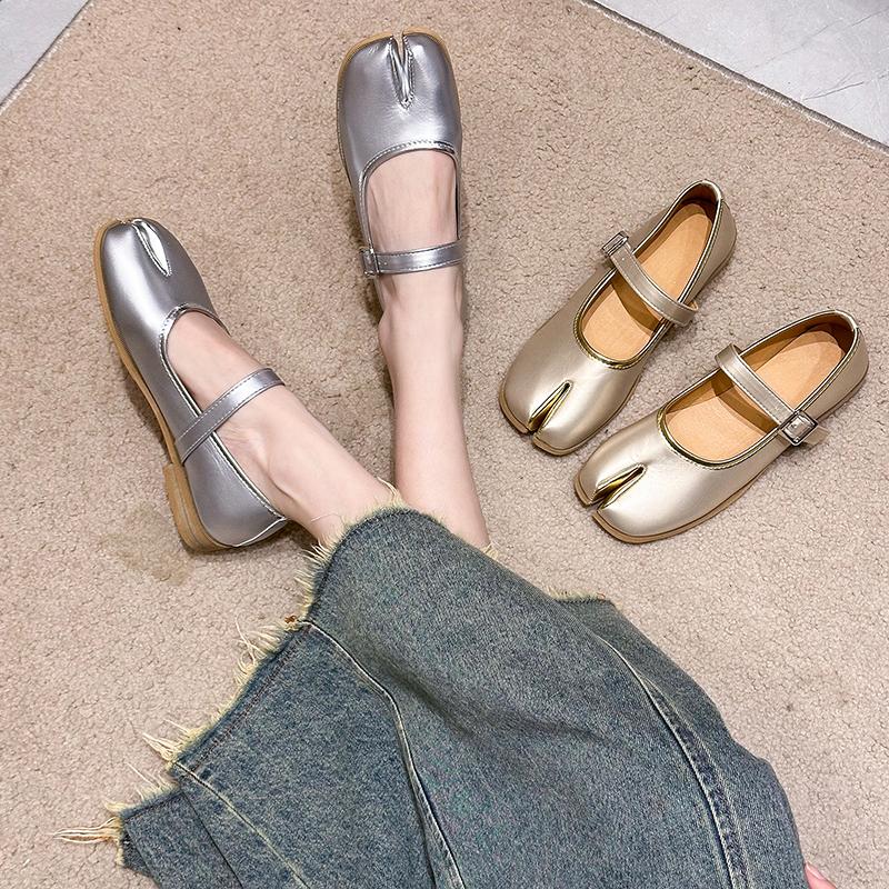 Flat Shoes Women Novelty Split Toe Flat Shoes Quality Leather Mary Janes Japanese Style Trotters Flats Ankle  Loafers Women