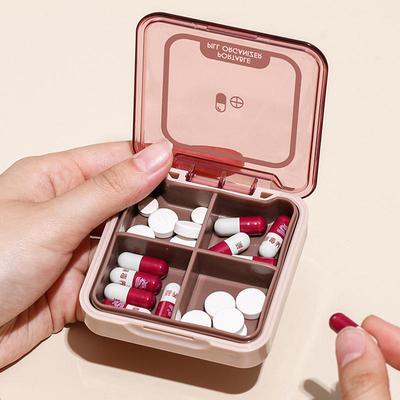1 Stück Wochenmedikamenten-Organizer Tragbar Mini-Stil Kunststoff Unterteilte Pillendose Essentiell für Ausflüge im Freien Transparente Version