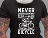 Farfar T-shirt Underskattar Aldrig En Gammal Man Med En Cykel T-shirt Farfar Jul Födelsedagspresent Familjepresenter Julklapp Tee Toppar