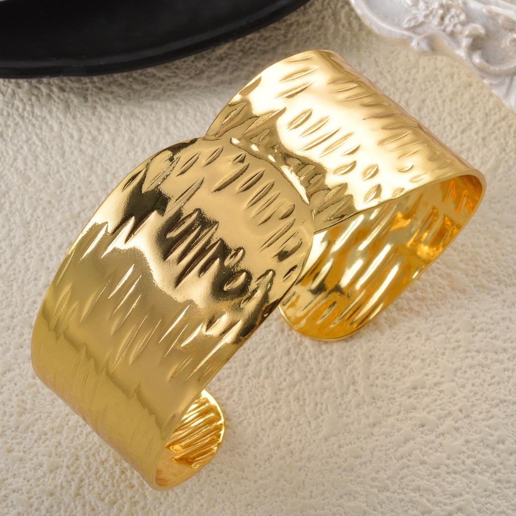 2026 Vintage 18k Gold Open Bracelet Personalized Ripple Irregular Bracelet Bracelet Wide Face