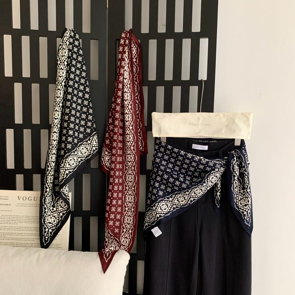 1 New Simple And Fashionable Waist Seal Triangle Scarf Women'S Triangle Belt Fashion Shawl Multi-Functional Silk Scarf