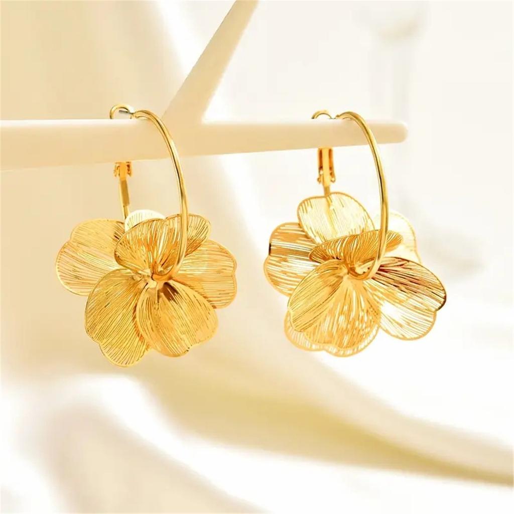 Vintage Geometric Flower Petal Drop Earrings for Women Fashion Statement Hanging Ear Rings Jewelry Party Accessories