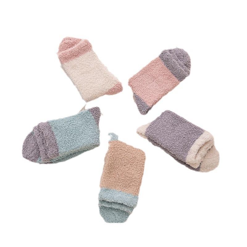 5/10 Pairs Casual Autumn Winter Fleece Lined Socks for Women Winter Coral Velvet Mid Calf Socks Thickened Warm Postpartum Floor Socks for Sleep