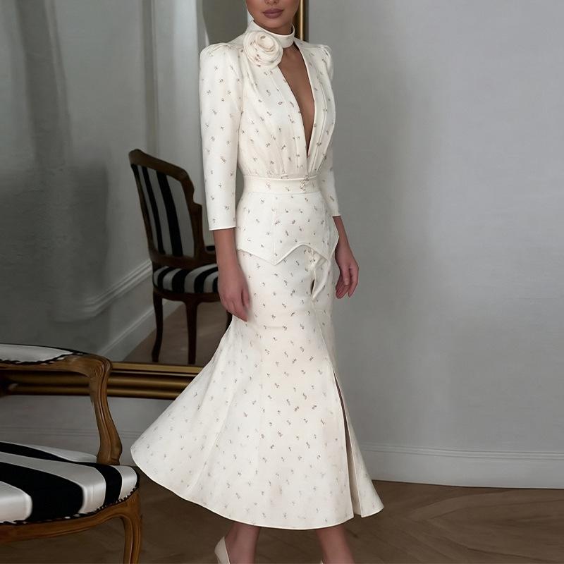 Summer new women's clothing, European and American dresses, fashionable and elegant commuting deep v-neck printed dresses