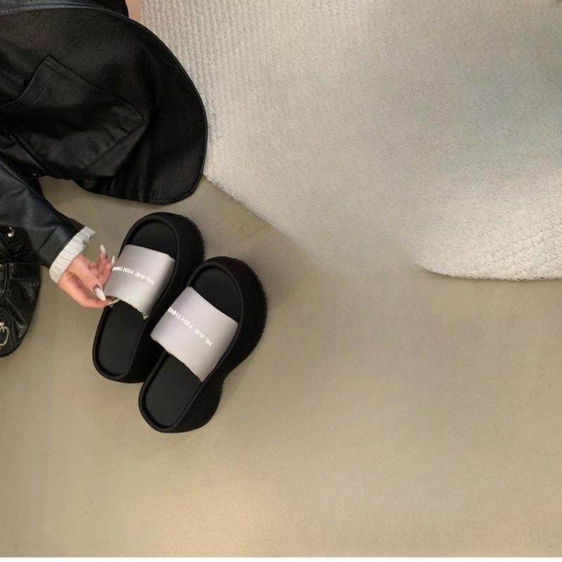 Nové lehké jednopopruhové cool boty na běžné nošení zvyšující výšku pro ženy k nošení venku